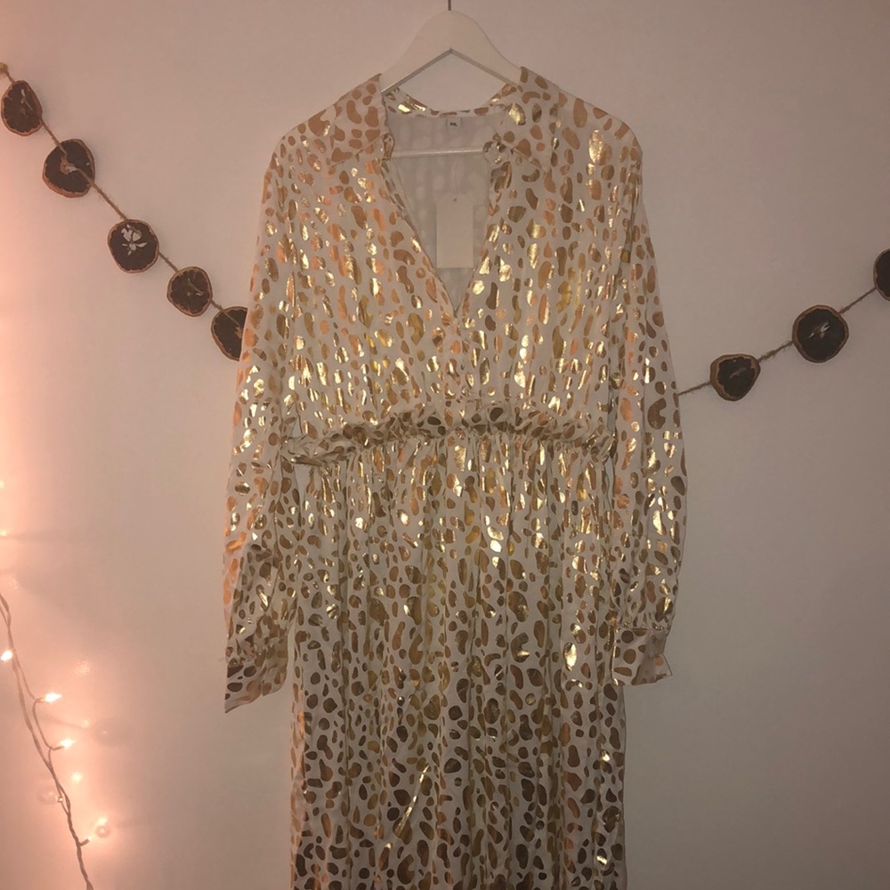 Chic Gold and White Long Sleeve Dress